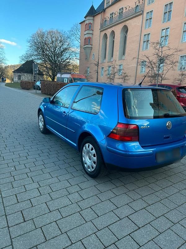 Usado VW Golf 75 HP (55 kW) 2000 Azul Coupé