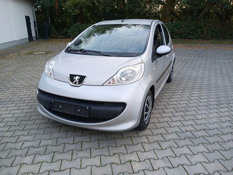 Silber Gebraucht 2007 Peugeot 107 Filou Kleinwagen | 3.300 € (Fairer Preis) - Bild 1/4