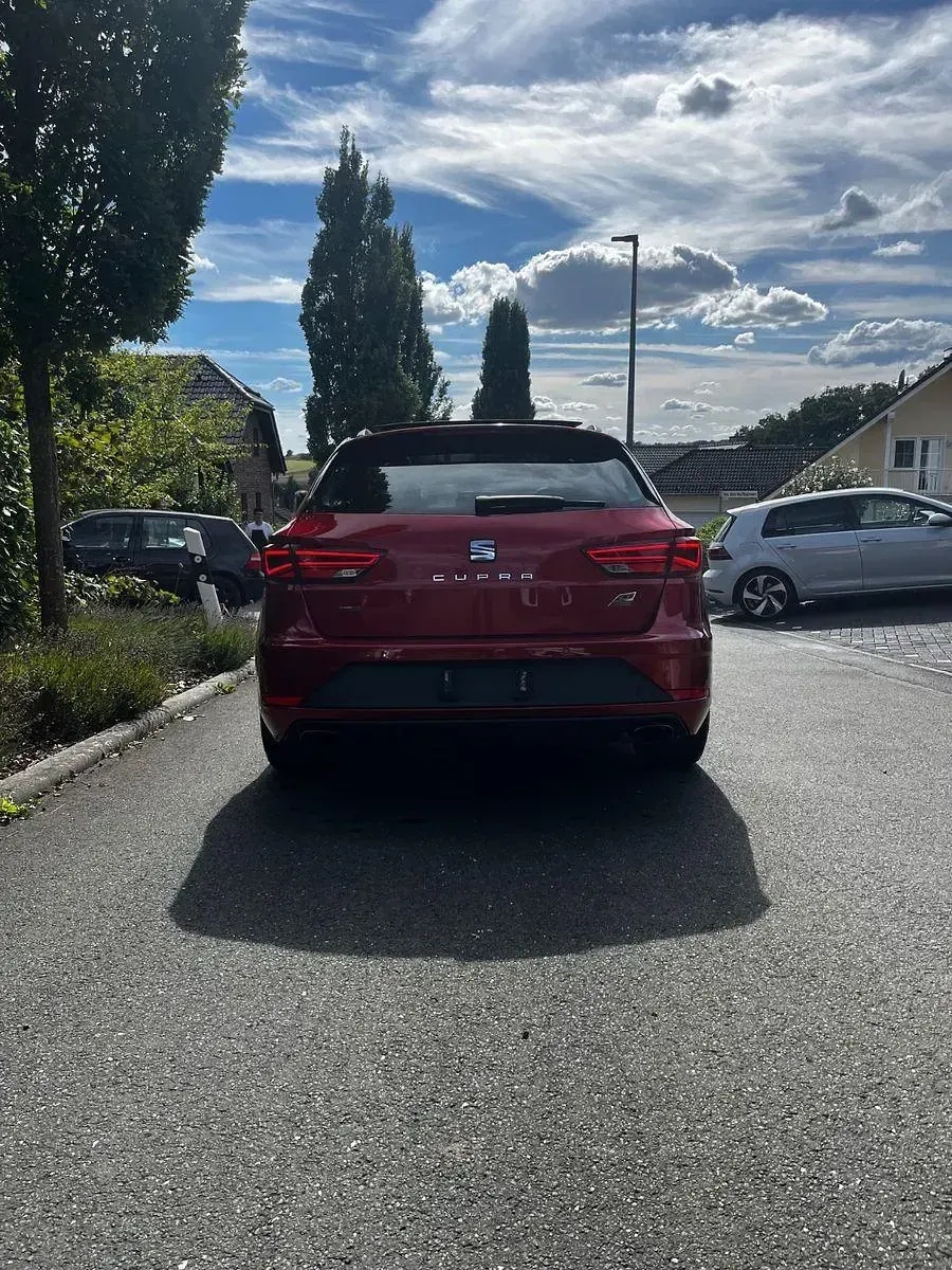 Gebraucht Seat Leon ST 4Drive 300 PS (220 kW) 2017 Rot Kombi
