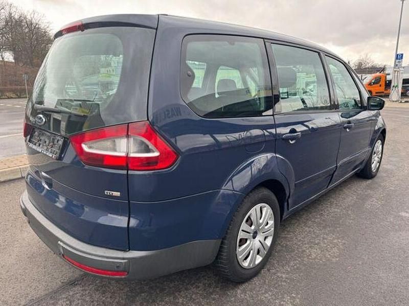 Gebraucht Ford Galaxy Trend 155 PS (114 kW) 2009 Blau Van / Kleinbus