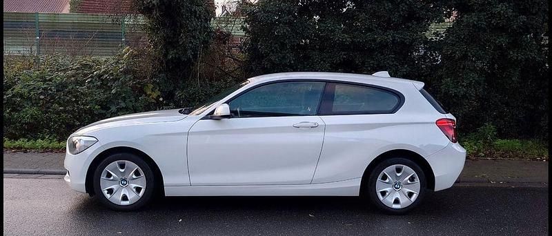 Gebraucht BMW 114 102 PS (75 kW) 2013 Weiß Kleinwagen