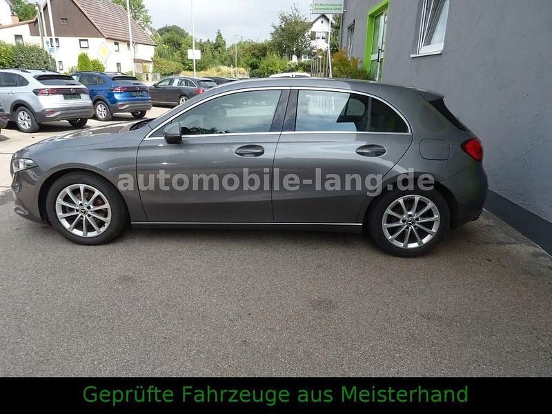 Gebraucht Mercedes A200 163 PS (119 kW) 2018 Grau Limousine
