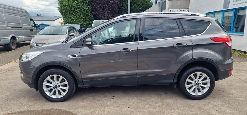 Grau Gebraucht 2016 Ford Kuga Titanium SUV | 8.750 € (Superpreis) - Bild 1/4