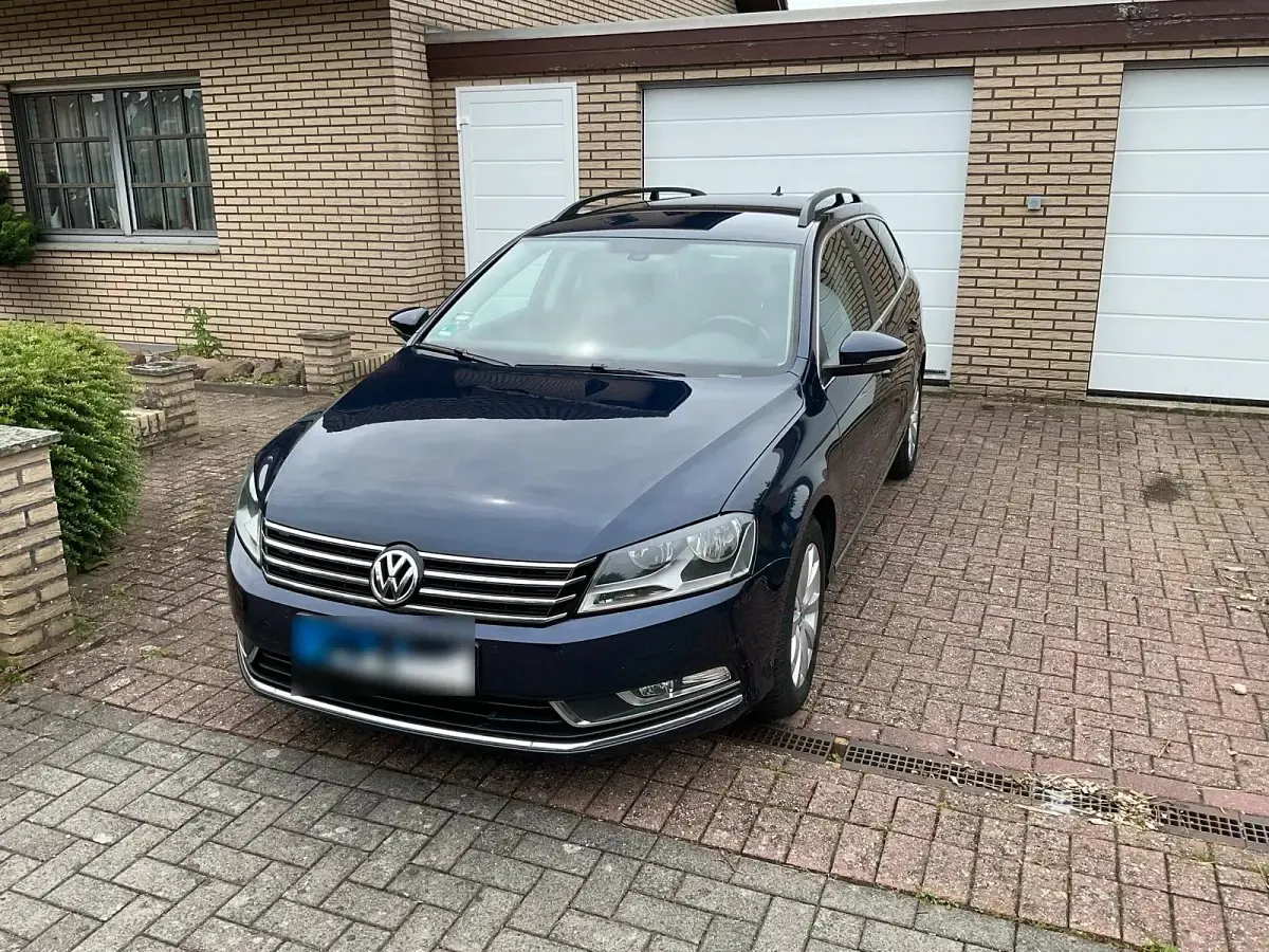 Gebraucht VW Passat 140 PS (102 kW) 2014 Blau Kombi