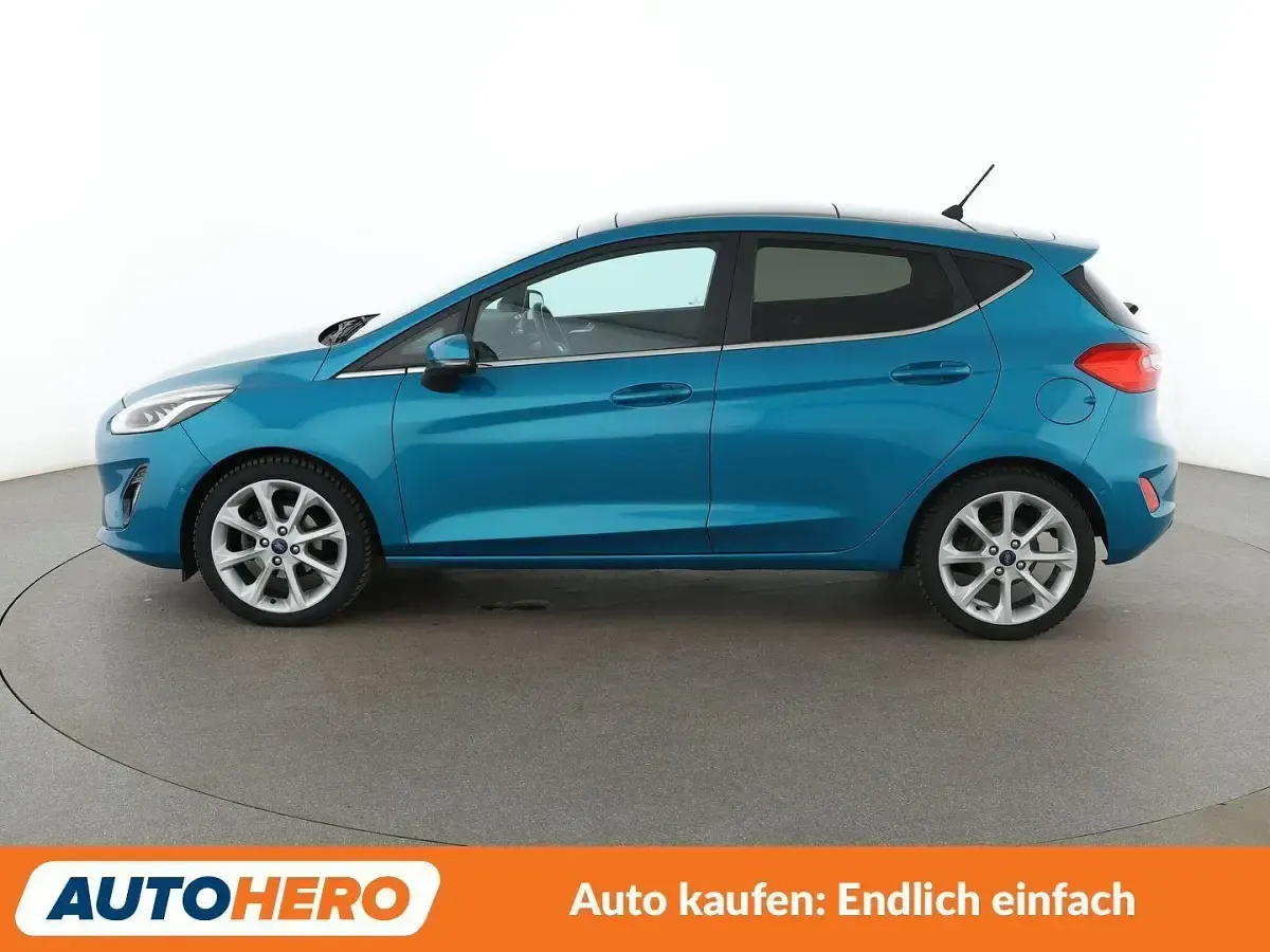 Gebraucht Ford Fiesta Titanium 101 PS (74 kW) 2018 Blau Kleinwagen