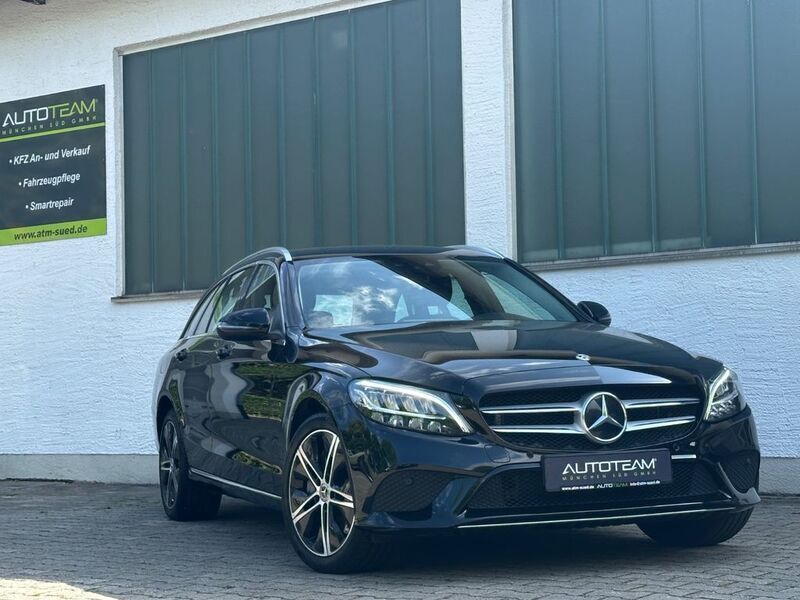 Schwarz Gebraucht 2021 Mercedes C300e Avantgarde Limousine | 23.595 € (Fairer Preis) - Bild 1/4