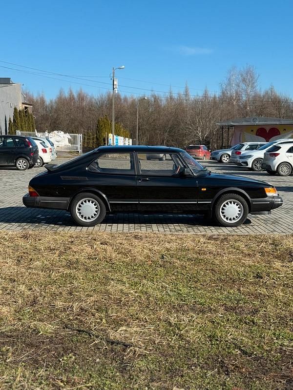 Second-hand Saab 900 140 CP (102 kW) 1992 Negru Coupe