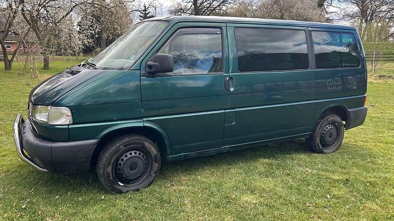 Gebraucht VW Caravelle 102 PS (75 kW) 2002 Grün Van / Kleinbus