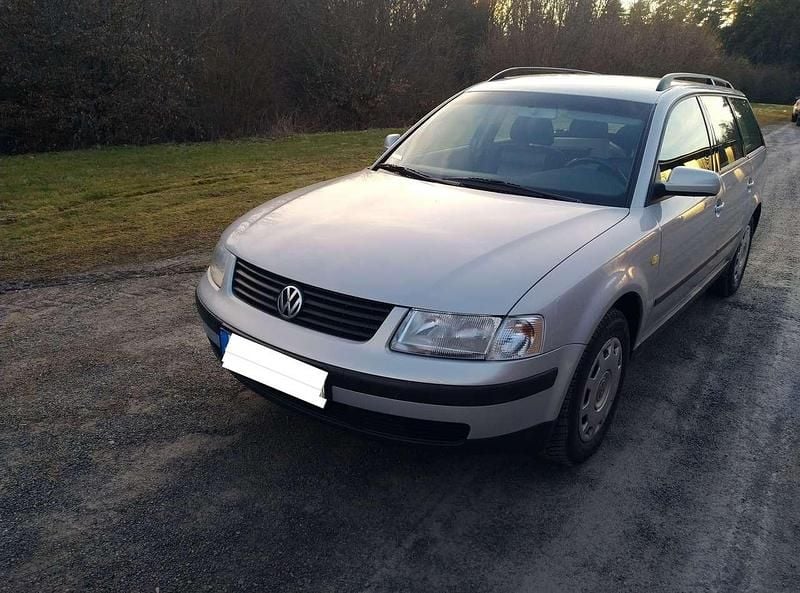 Gebraucht VW Passat 90 PS (66 kW) 1999 Silber Kombi
