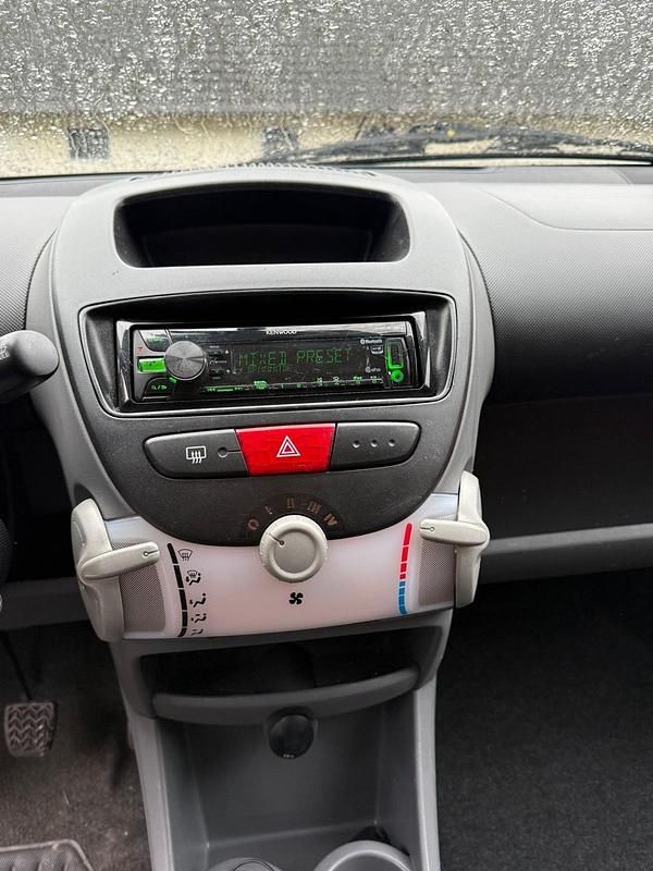 Gebraucht Citroën C1 76 PS (55 kW) 2008 Rot Kleinwagen