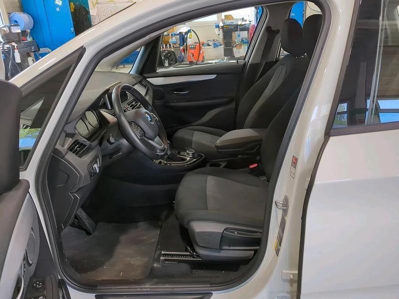 Gebraucht BMW 225 Active Tourer Advantage 125 PS (91 kW) 2021 Weiß Van / Kleinbus