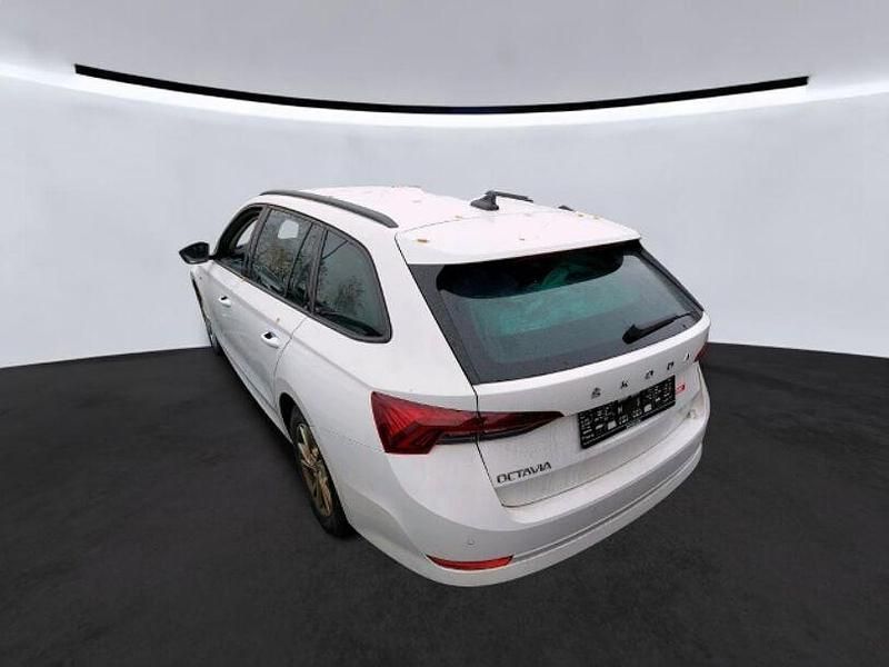 Gebraucht Skoda Octavia Clever 150 PS (110 kW) 2023 Weiss Kombi