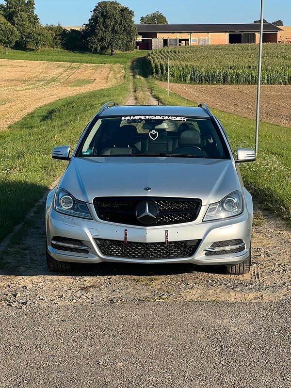 Silber Gebraucht 2011 Mercedes C250 Avantgarde Kombi | 11.490 € (Fairer Preis) - Bild 1/4