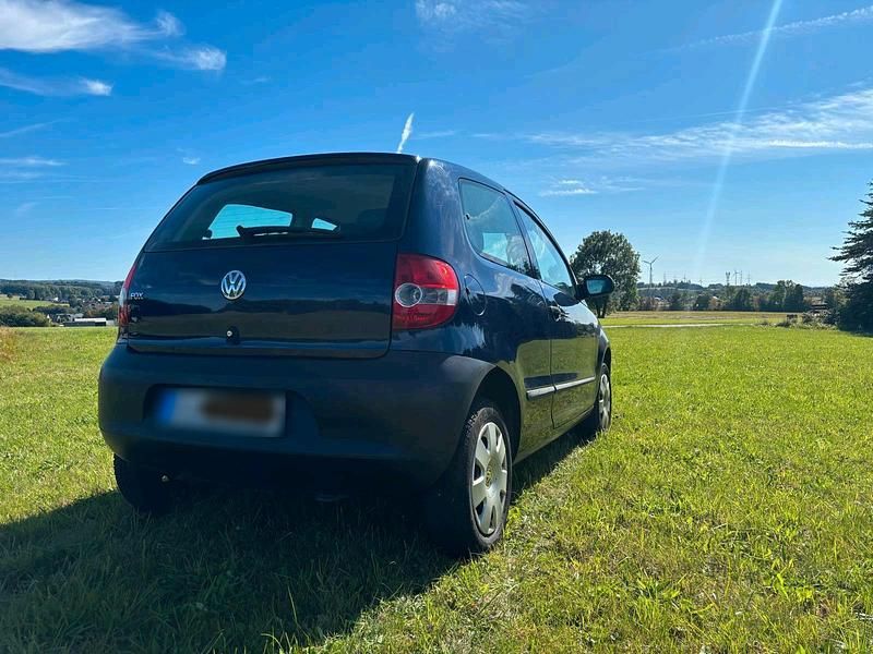 Gebraucht VW Fox 75 PS (55 kW) 2006 Blau Kleinwagen