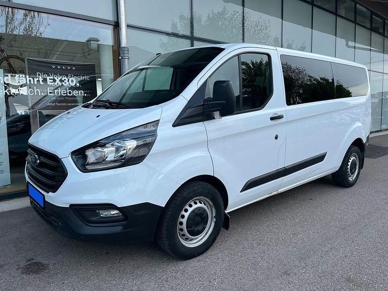 Weiß Gebraucht 2018 Ford Tourneo Custom Ambiente Van | 20.999 € (Teuer) - Bild 1/4