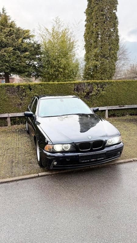 Second-hand BMW 525 190 CP (139 kW) 2003 Albastru Berlinǎ