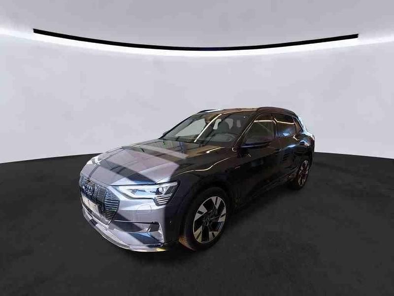 Manhattangrau metallic (metallic) Gebraucht 2023 Audi e-tron Advanced SUV | 33.589 € (Superpreis) - Bild 1/2
