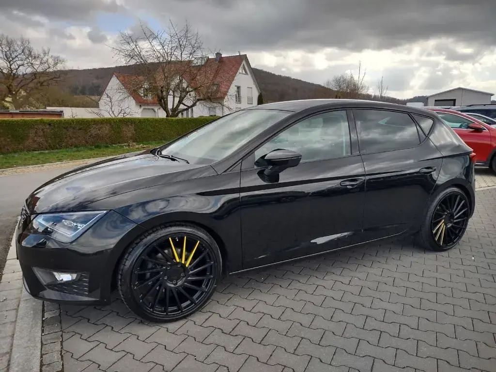 Gebraucht Seat Leon FR 125 PS (91 kW) 2016 Mitternachtsschwarz (metallic) Limousine