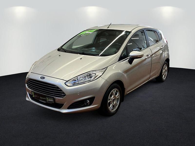 Gebraucht Ford Fiesta Titanium 101 PS (74 kW) 2017 Silber Limousine