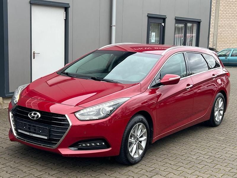 Gebraucht Hyundai i40 165 PS (121 kW) 2016 Rot Kombi
