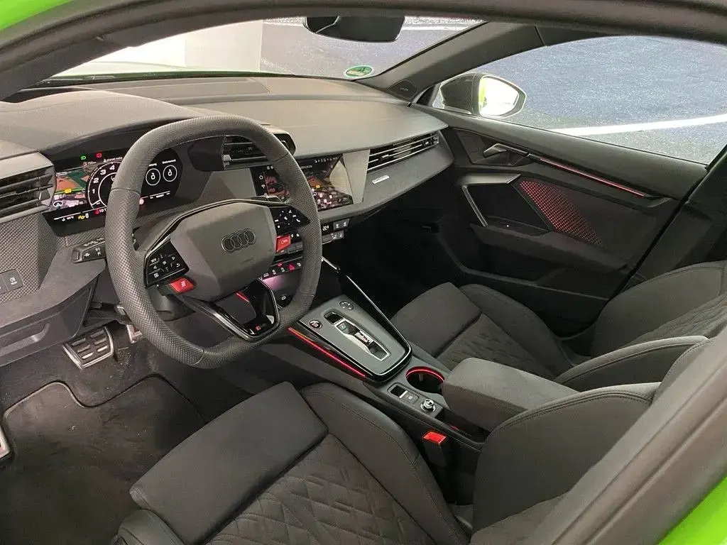 Gebraucht Audi RS3 Sport 400 PS (294 kW) 2025 Grün Limousine