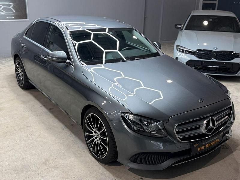 Gebraucht Mercedes E220 194 PS (142 kW) 2018 Grau Limousine