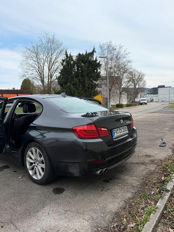 Gebraucht BMW 525 218 PS (160 kW) 2013 Blau Limousine