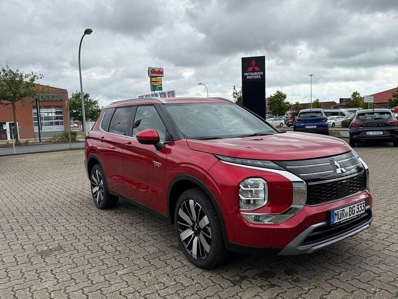 Gebraucht Mitsubishi Outlander P-HEV Edition 306 PS (225 kW) 2025 Rot SUV