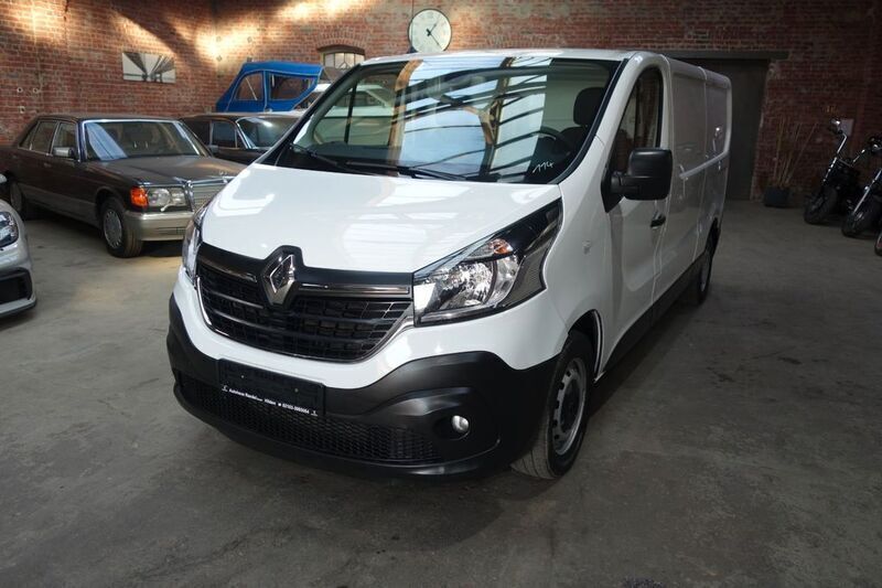 Weiß Gebraucht 2021 Renault Trafic Van | 17.980 € (Guter Preis) - Bild 1/4