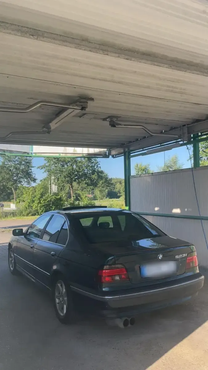Gebraucht BMW 523 Sport Line 170 PS (125 kW) 1999 Grün Limousine
