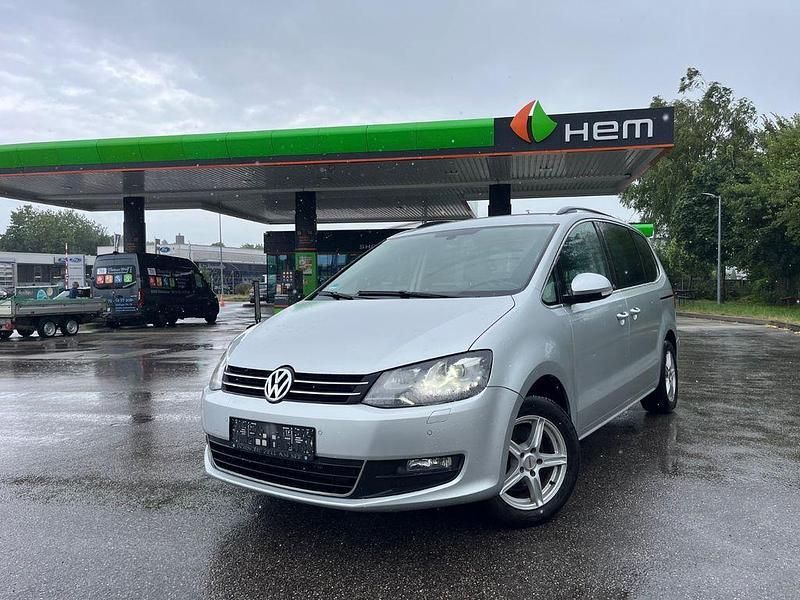 Silber Gebraucht 2010 VW Sharan Comfortline Van / Kleinbus | 5.299 € (Fairer Preis) - Bild 1/4