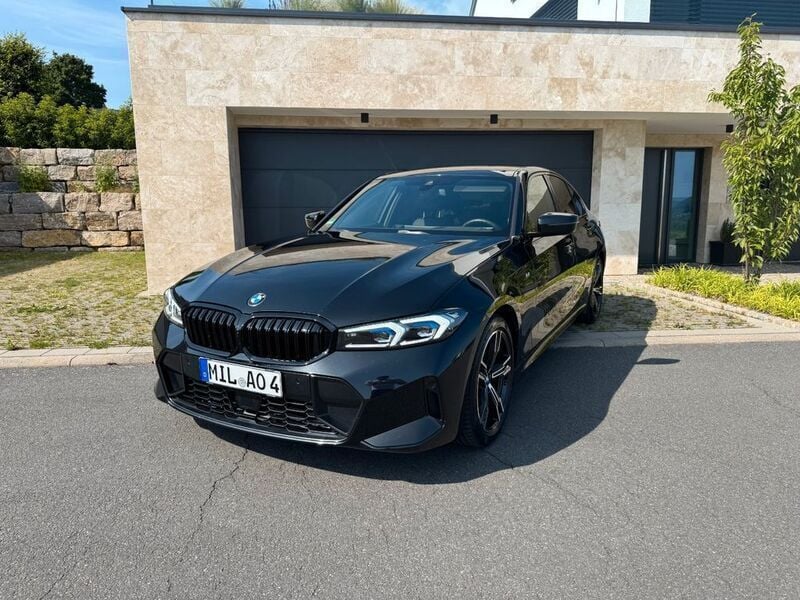 Schwarz Gebraucht 2024 BMW 320 M Sport Limousine | 39.900 € (Guter Preis) - Bild 1/4