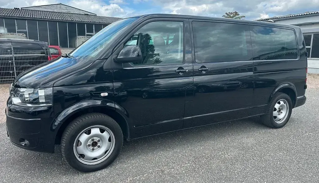 Gebraucht VW Caravelle Comfortline 179 PS (131 kW) 2010 Schwarz Van