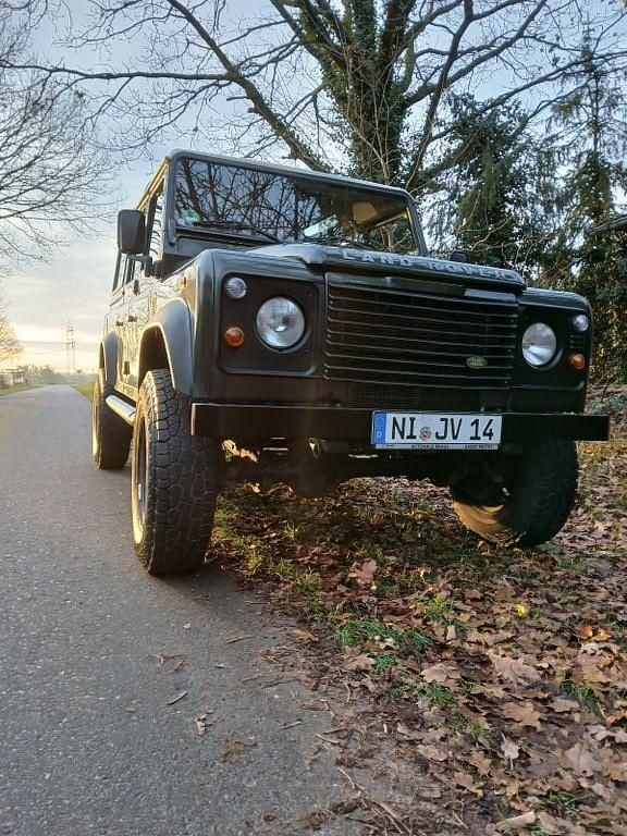 Grün Gebraucht 2008 Land Rover Defender Kombi | 27.500 € (Fairer Preis) - Bild 1/4