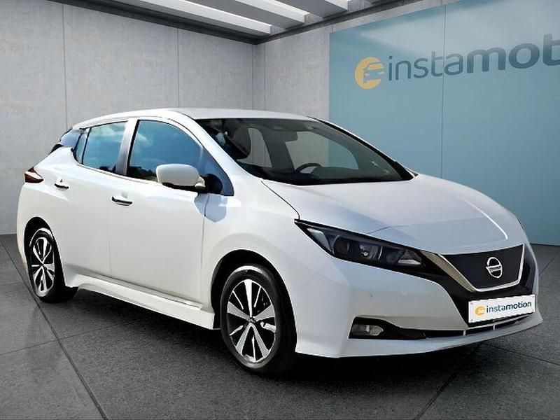 Gebraucht Nissan Leaf Acenta 110 kW (150 PS) 2021 Weiß Kleinwagen