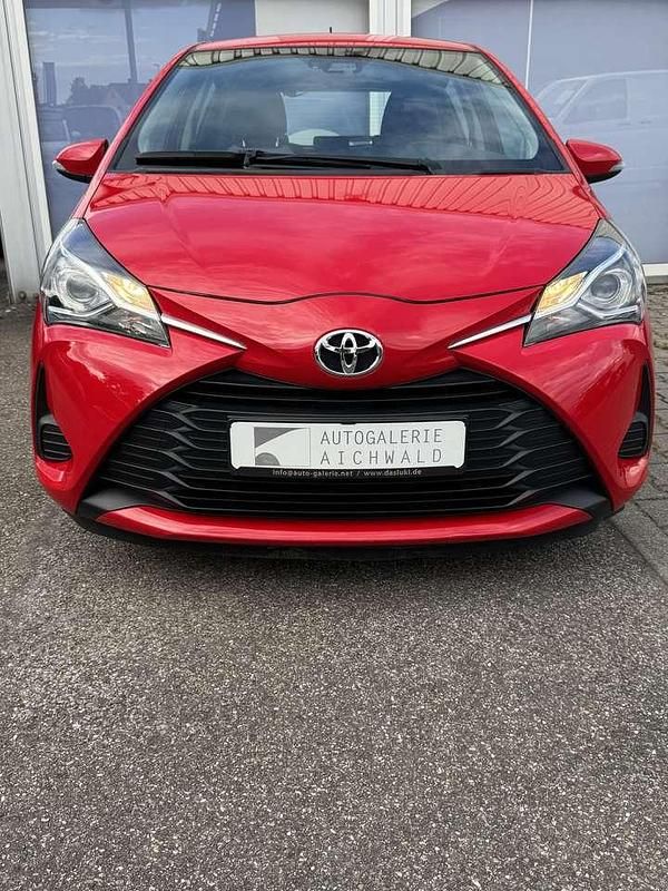 Rot Gebraucht 2020 Toyota Yaris Comfort Kleinwagen | 11.800 € (Guter Preis) - Bild 1/4