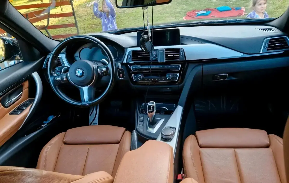 Gebraucht BMW 330 M Sport 258 PS (189 kW) 2017 Orange Kombi