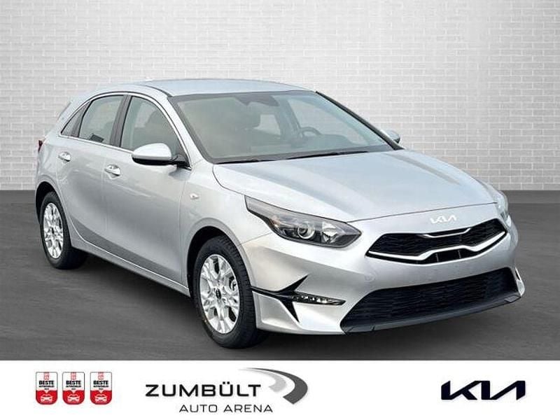 Gebraucht Kia Ceed Comfort 101 PS (74 kW) 2025 Silber ((kcs) sparkling silver m (silber)) Kleinwagen
