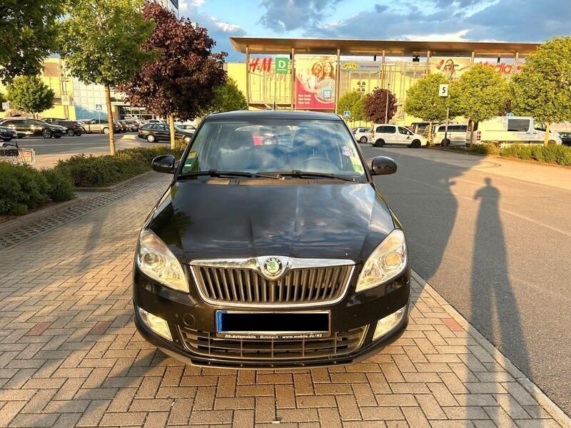Schwarz Gebraucht 2010 Skoda Fabia Elegance Kleinwagen | 3.500 € (Teuer) - Bild 1/4