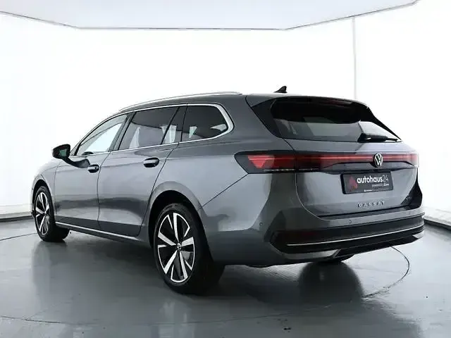 Gebraucht VW Passat Business 150 PS (110 kW) 2025 Grau Kombi