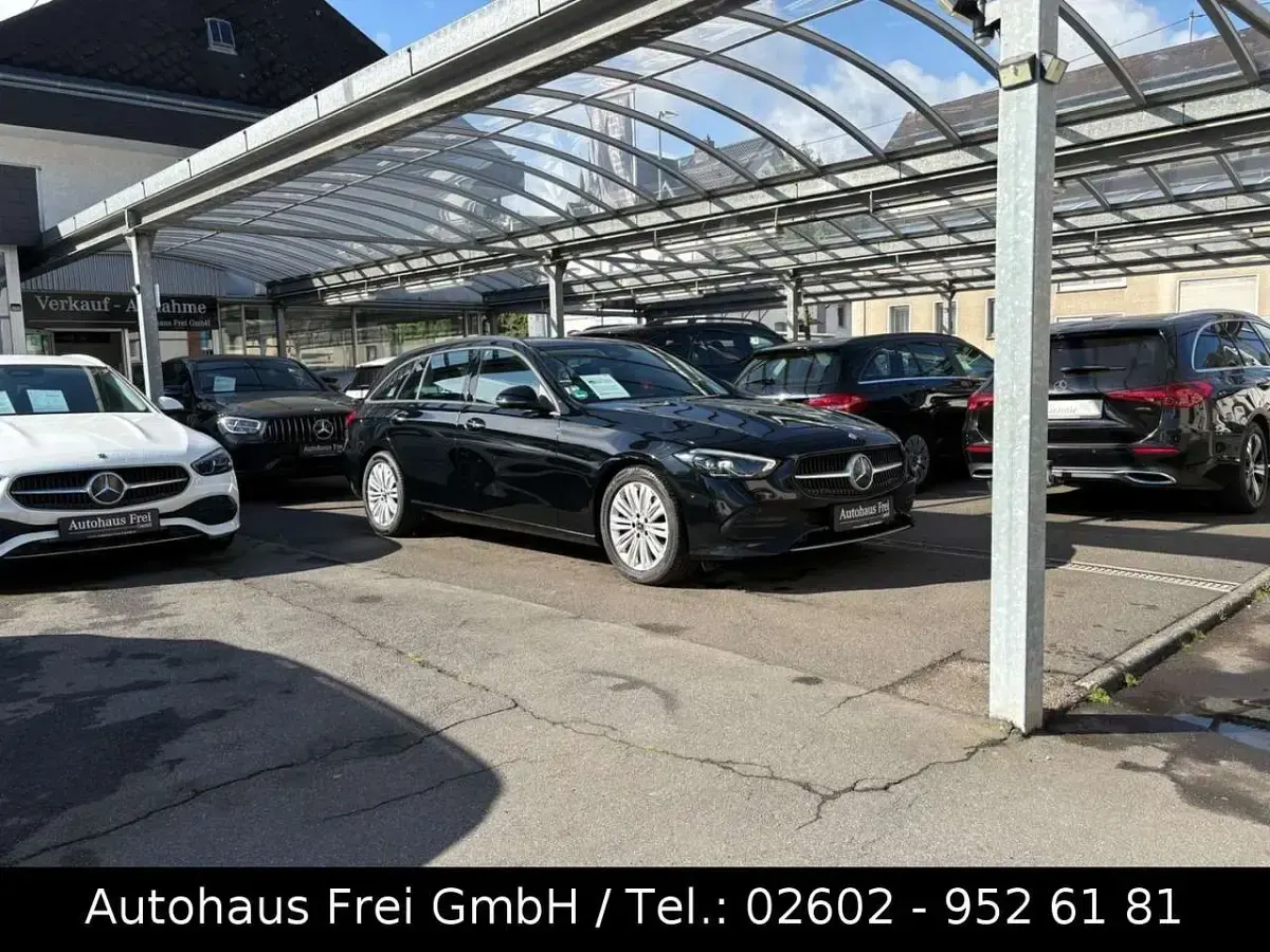 Gebraucht Mercedes C200 184 PS (135 kW) 2022 Schwarz Kombi