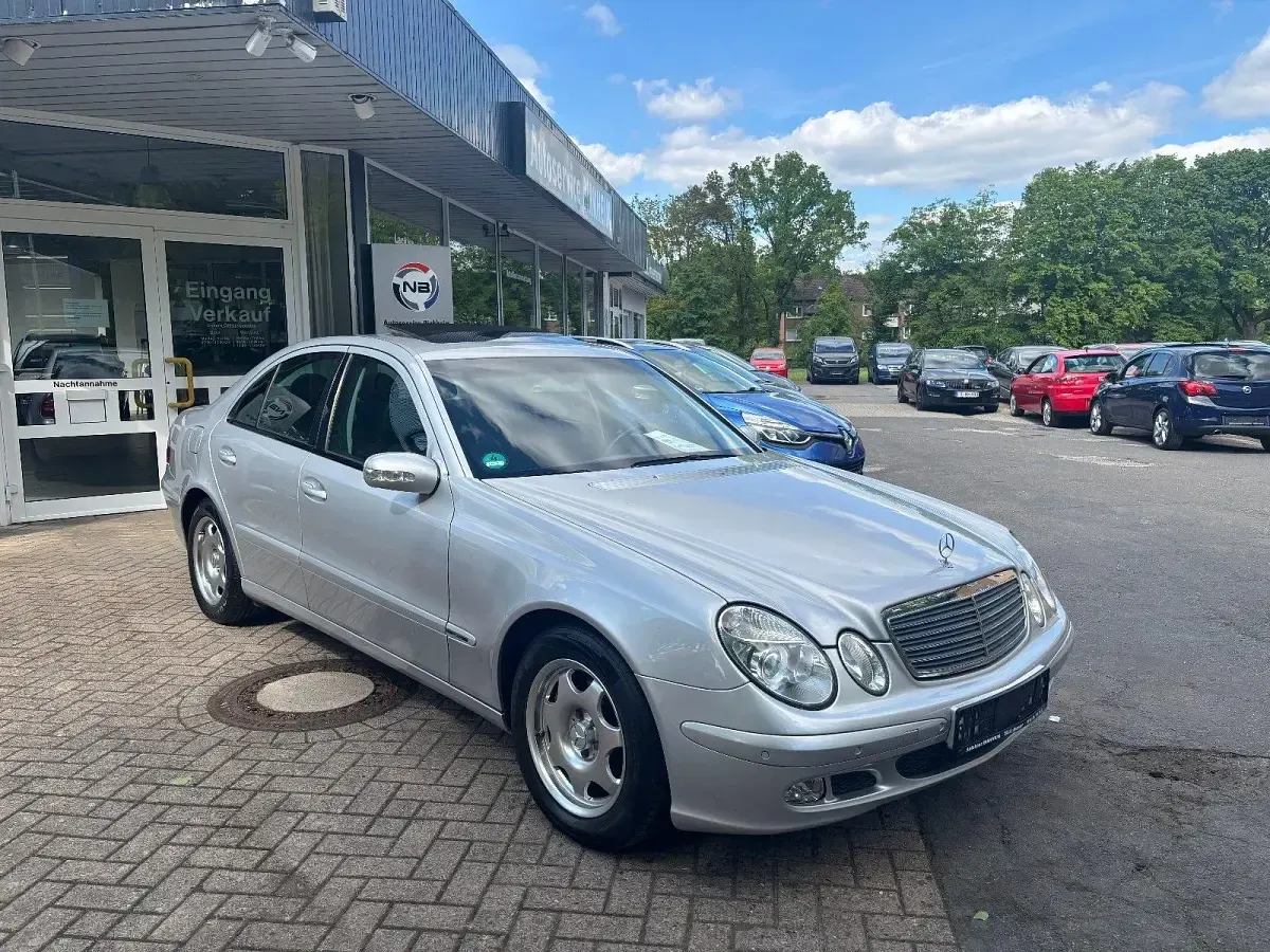 Gebraucht Mercedes E200 163 PS (119 kW) 2003 Silber Limousine