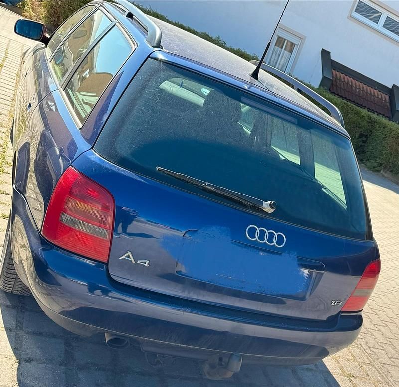 Gebraucht Audi A4 125 PS (91 kW) 1998 Blau Kombi