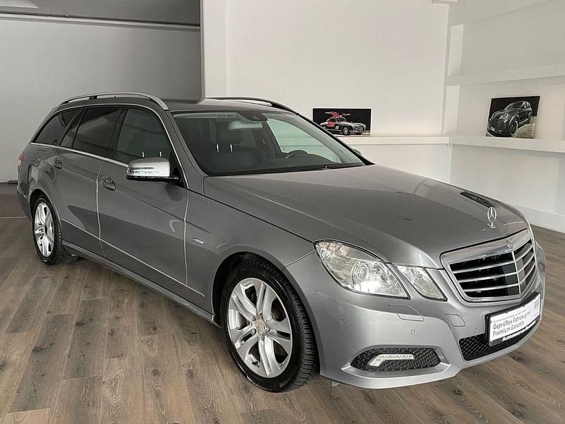 Silber Gebraucht 2010 Mercedes E350 Kombi | 13.990 € (Etwas zu teuer) - Bild 1/4
