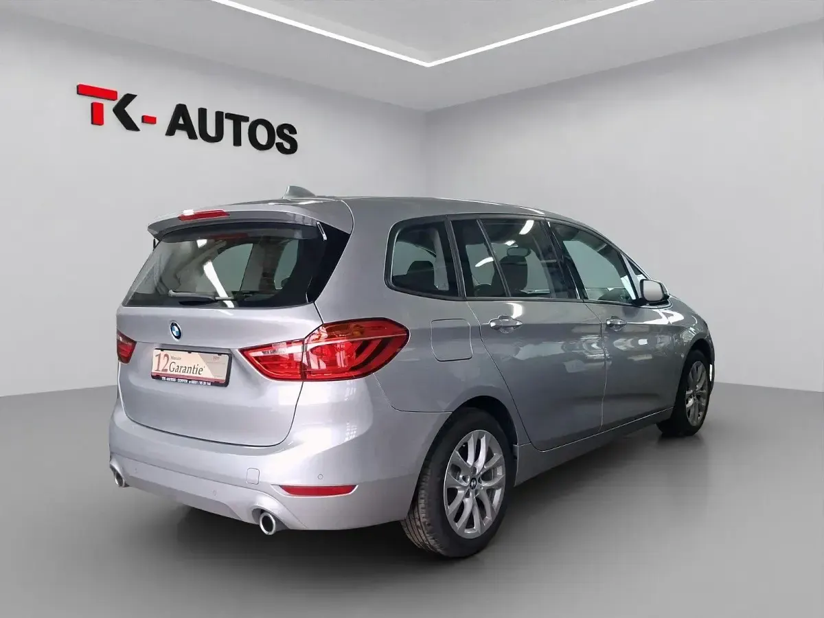 Gebraucht BMW 218 Gran Tourer Advantage 150 PS (110 kW) 2018 Silber Van / Kleinbus