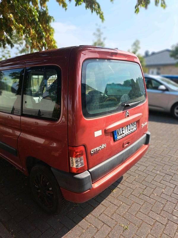 Rot Gebraucht 2007 Citroën Berlingo Kombi | 1.700 € (Fairer Preis) - Bild 1/4