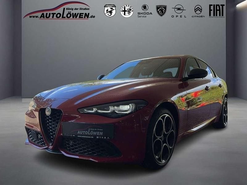 Rot Gebraucht 2023 Alfa Romeo Giulia Competizione Limousine | 36.980 € (Guter Preis) - Bild 1/4