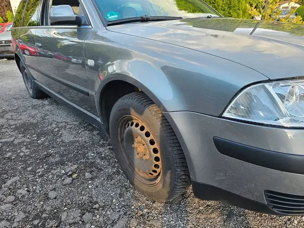 Usata VW Passat Highline 116 CV (85 kW) 2003 Grigio Station wagon