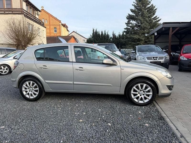 Gebraucht Opel Astra Edition 140 PS (102 kW) 2008 Grau Limousine