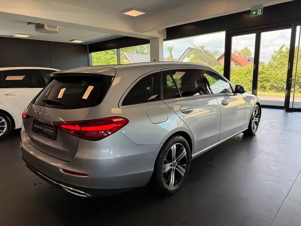 Gebraucht Mercedes C180 Advanced Plus 170 PS (125 kW) 2024 Lack hightechsilber Limousine